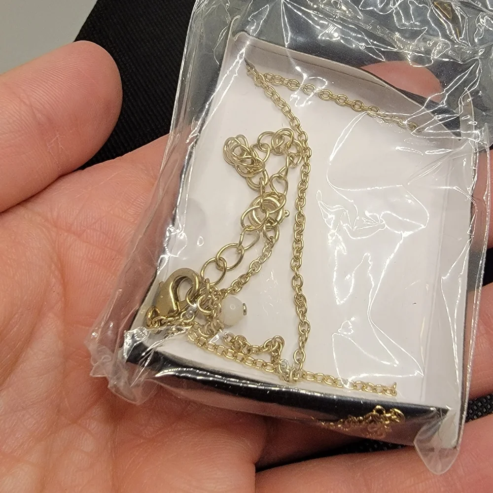 2013 AVON Organic Style Embellished Pendant Necklace Rhinestone Gold tone Sealed